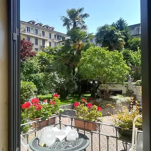 https://hotel-charly.it-lombardy.com